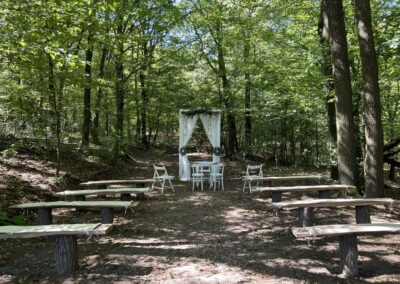 Esküvői DJ a Börzsönyben, Dj Csiki (fotó: Erdei Eskövő fb oldal), Pest vármegye